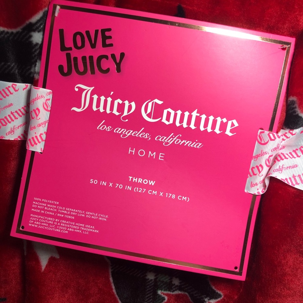 ✨NWT Juicy Couture throw. - Picture 2 of 9